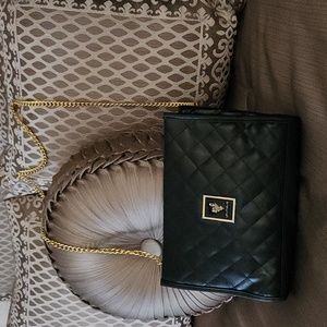 Younique NWOT Black Quilted  Purse/Crossbody w/Gold removable chain. Fully Lined